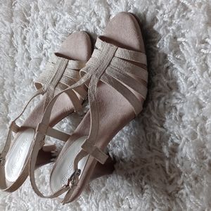 Aerosols Offwhite Heels